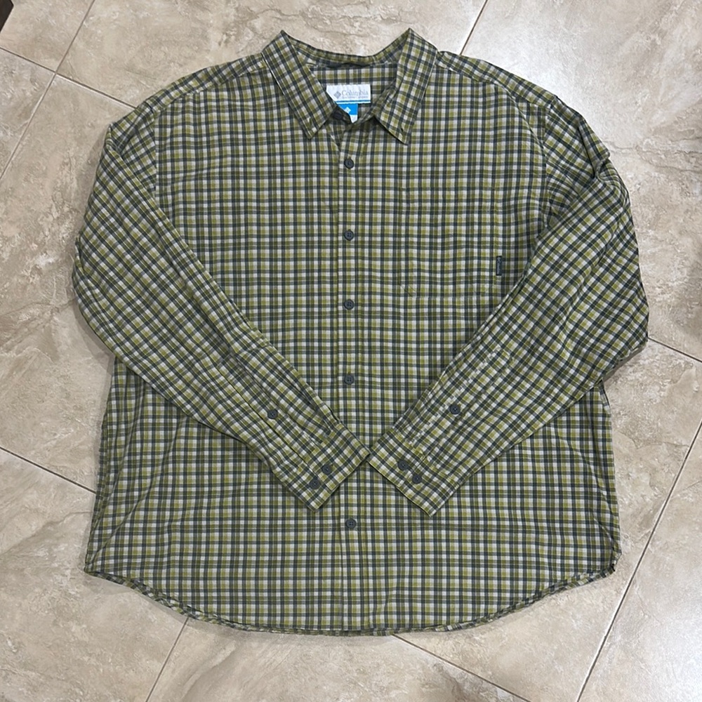 Columbia Green and Blue Casual Button Down Shirt